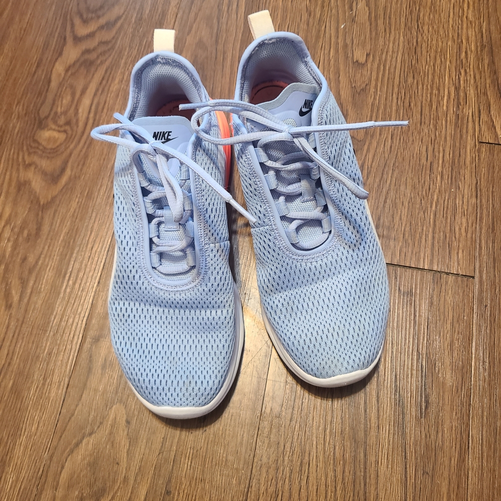 Nike Light Blue & Coral Athletic Sneakers